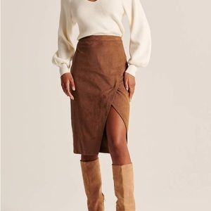 Abercrombie vegan salad midi skirt in M